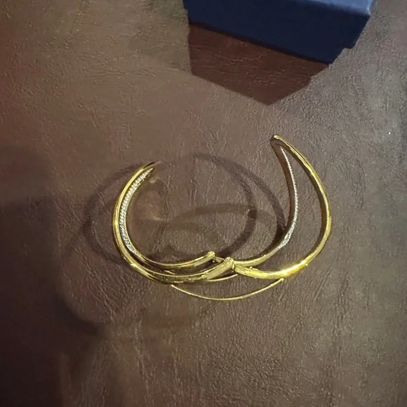 Elegant Gold and Silver Women's Jewelry - Picture 5 of 5